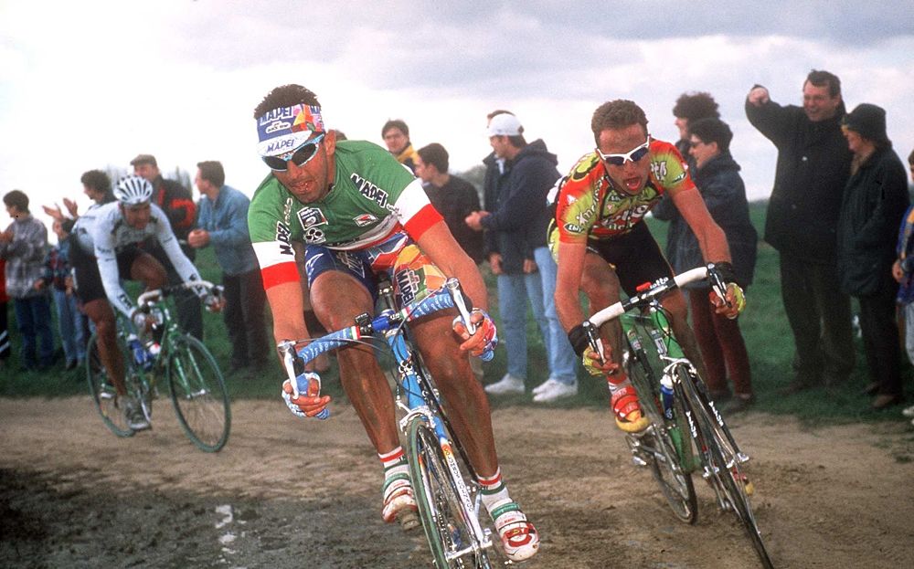 Andrea Tafi wins the 1999 Paris-Roubaix