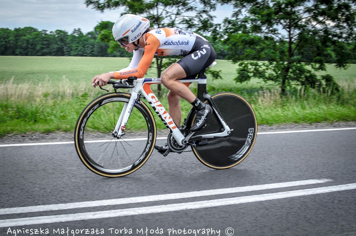 Katarzyna Niewiadoma on the time trial bike