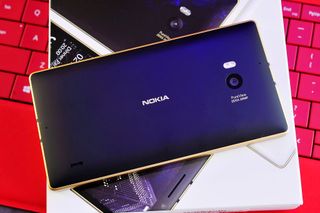 Gold Lumia 930 and box