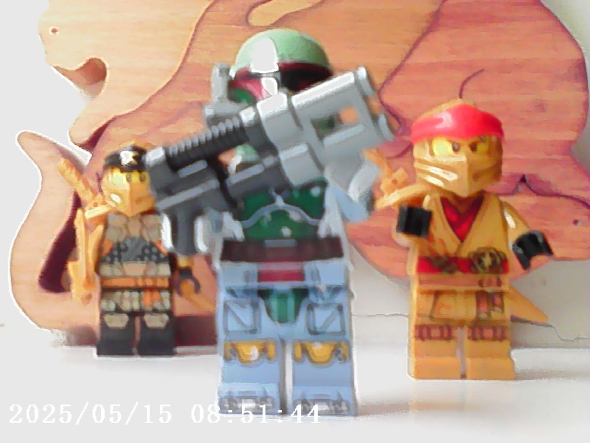 Photo Creator Mini Digital Camera series 3 sample gallery: three Lego figures