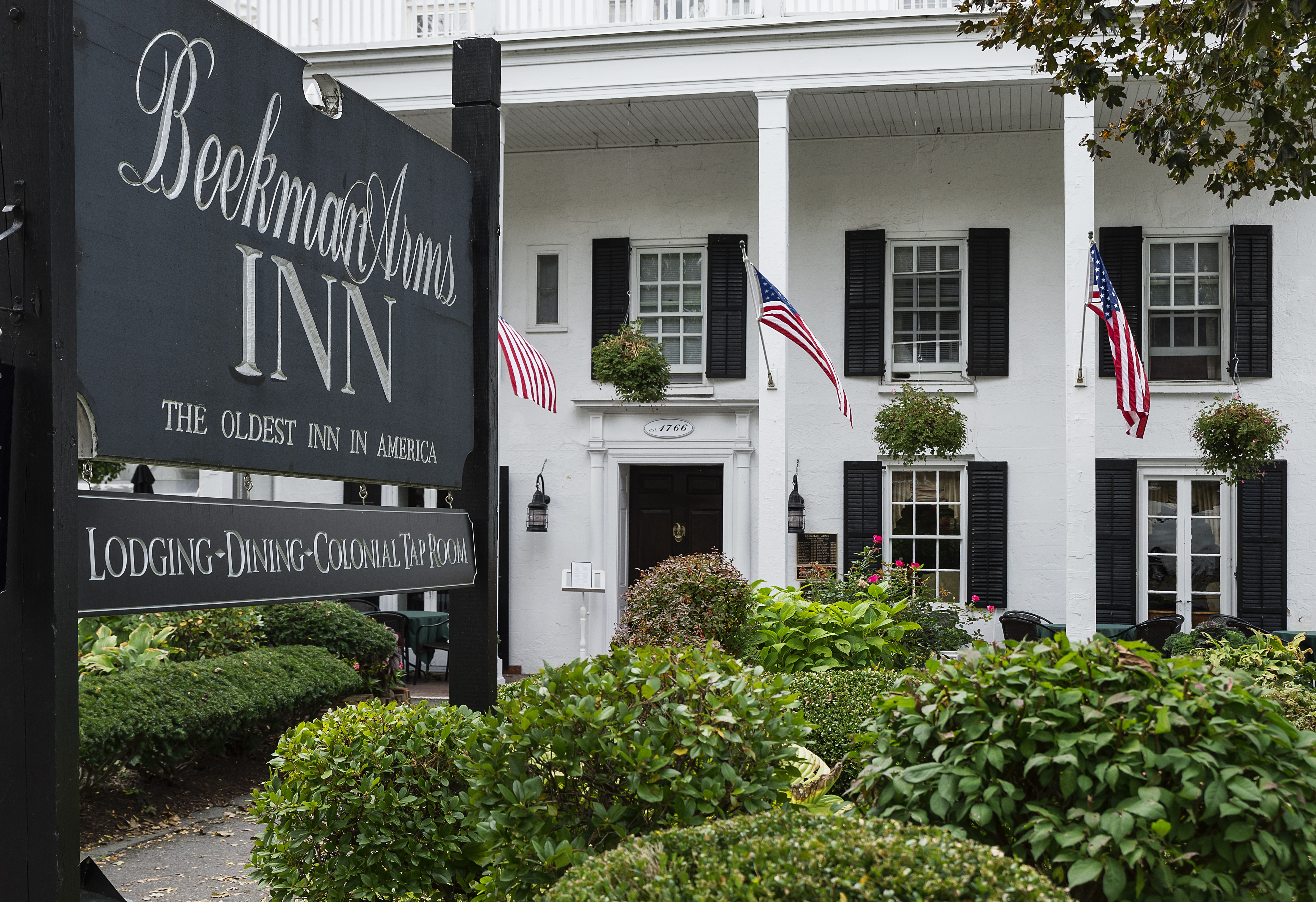 Beekman Arms Inn exterior