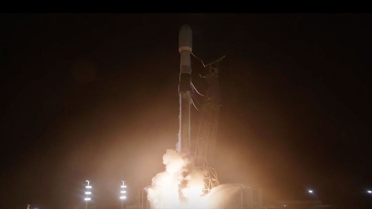 SpaceX launches 30 satellites on Bandwagon-2 rideshare mission