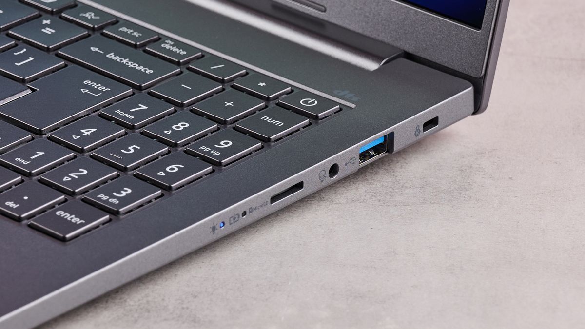 Close-up of right-hand ports on Acer Aspire 16 AI on table