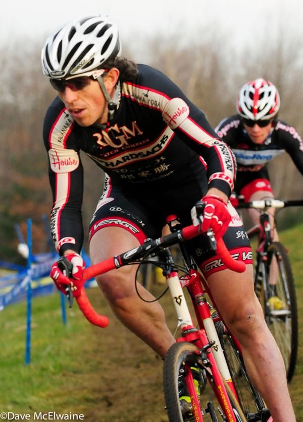 Josh Dillon (Richard Sachs/RGM Watches) cornering on lap two