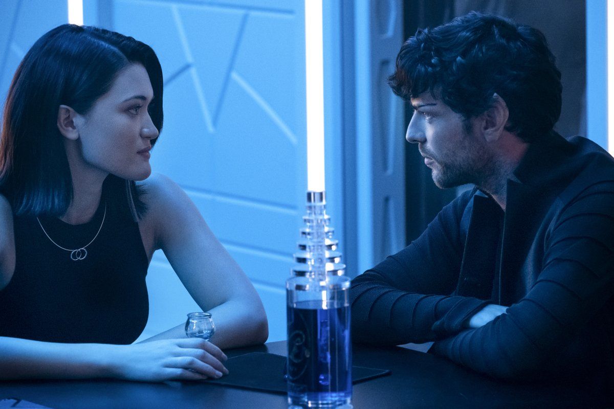 Isa Briones as Soji; Harry Treadaway as Narek