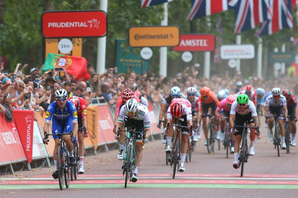 Elia Viviani (Deceuninck-QuickStep) wins the 2019 RideLondon-Surrey Classic