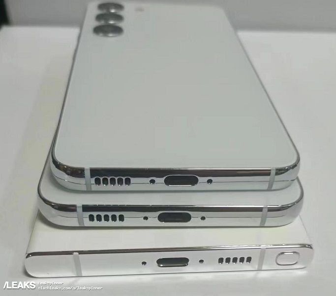 The bottom and back of the leaked dummy units for the Galaxy S23 series.