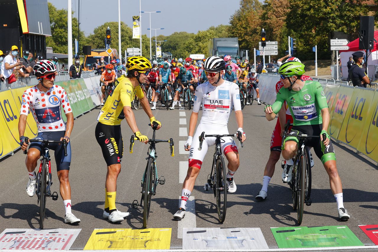 Tour de France 2020 - 107th Edition - 19th stage Bourg-en-Bresse - Champagnole 166,5 KM - 18/09/2020 - Richard Carapaz (ECU - Team Ineos) - Tadej Pogacar (SLO - UAE - Team Emirates) - Primoz Roglic (SLO - Team Jumbo - Visma) - Sam Bennett (IRL - Deceuninck - Quick Step) - photo Luca Bettini/BettiniPhoto&Acirc;&copy;2020