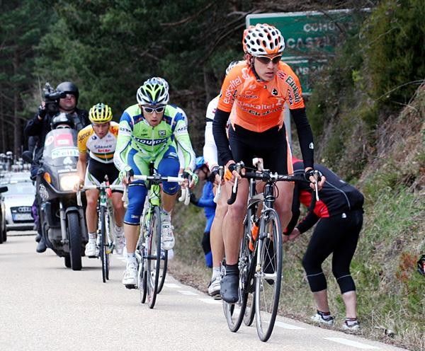 Amets Txurruka (Euskaltel-Euskadi) leads the escape.
