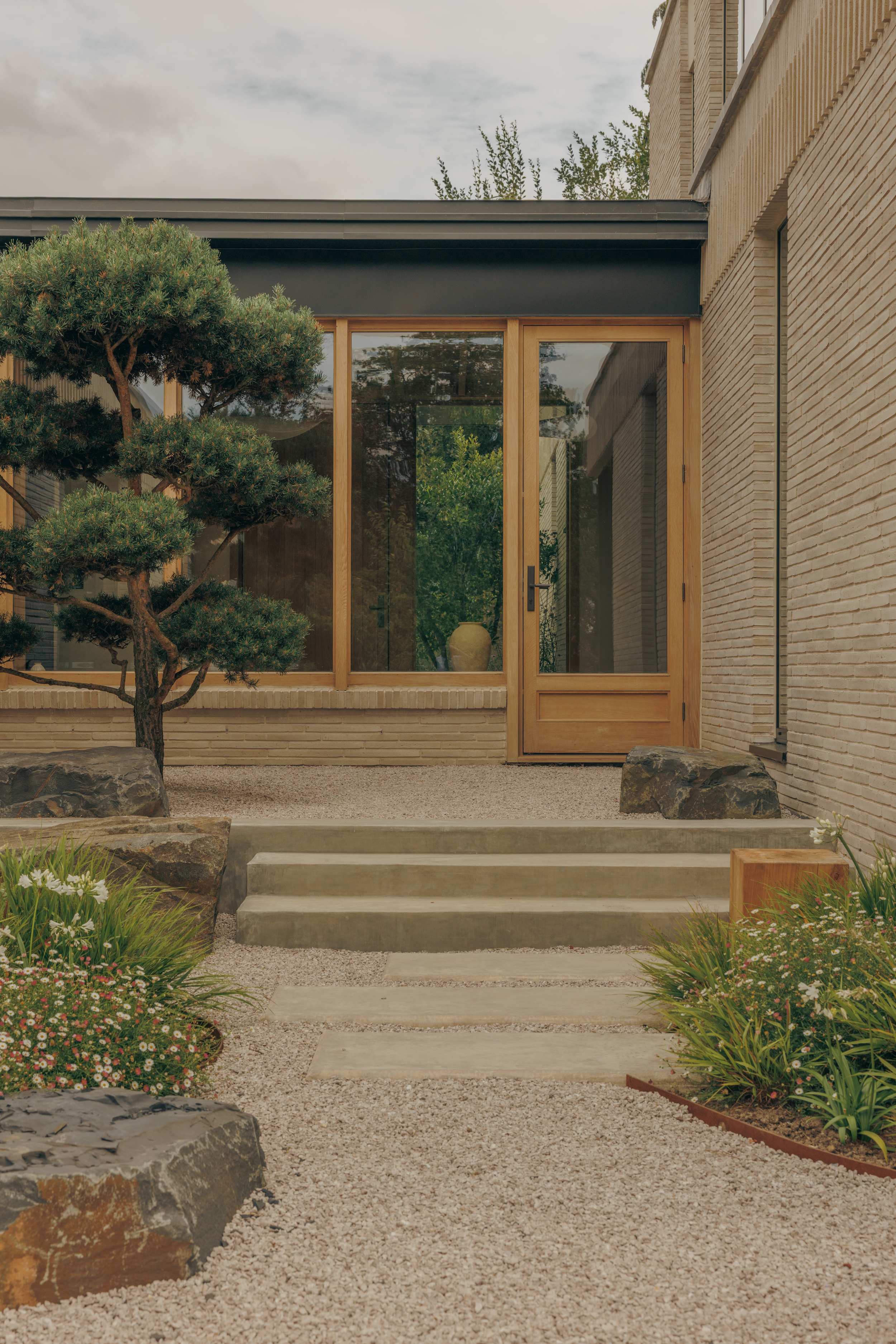Skylark by House of EM, a minimalist riverside home in the leafy countryside