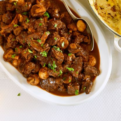 Slow Cooked Beef with Mushrooms and Red Wine