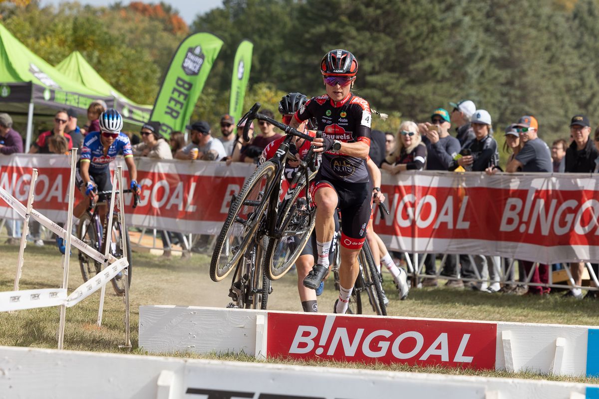 Denise Betsema (Pauwels Sauzen - Bingoal) took a turn on the front of a lead group of four women who separated themselves from the rest of the field early in the race.