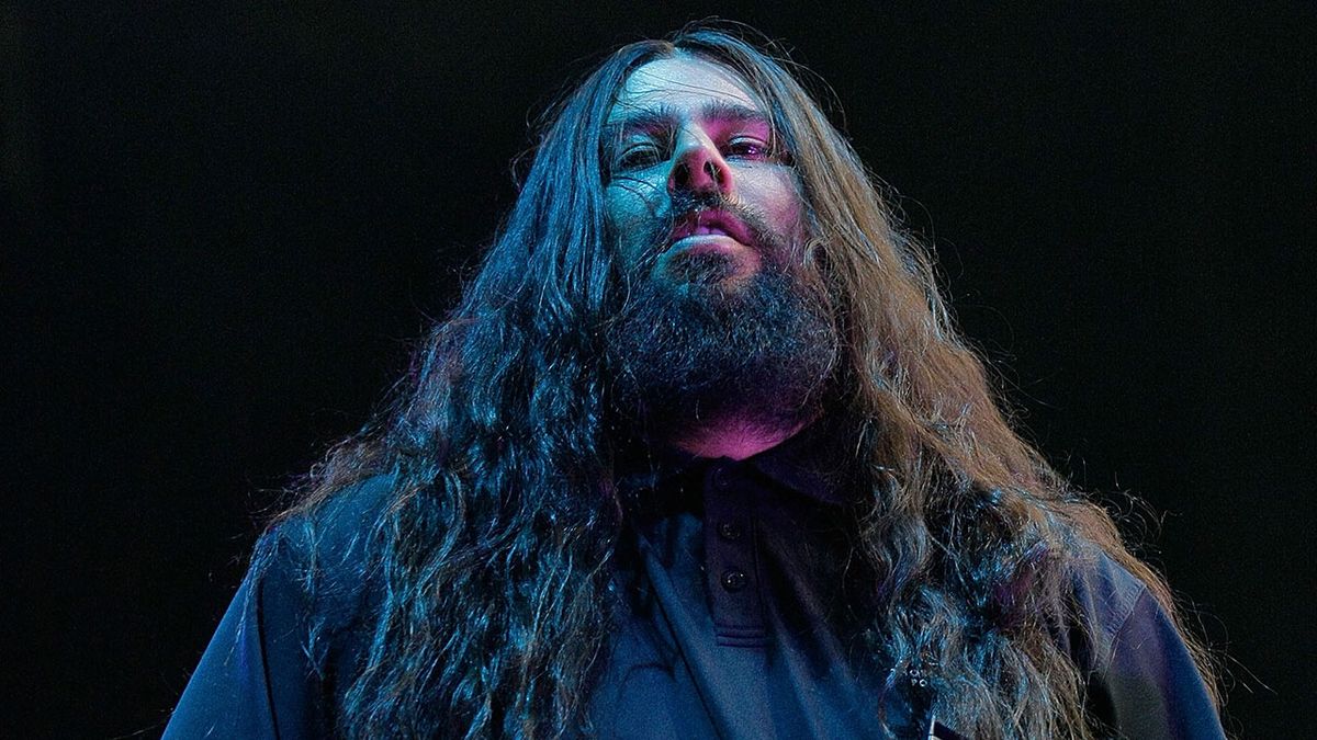 A picture of Stephen Carpenter on stage