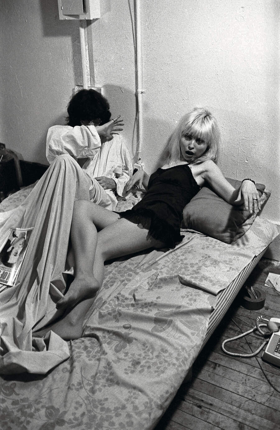 Joey Ramone of the Ramones and Debbie Harry of Blondie, posing for Punk Magazine at Debbie Harry's apartment in New York, 1977.