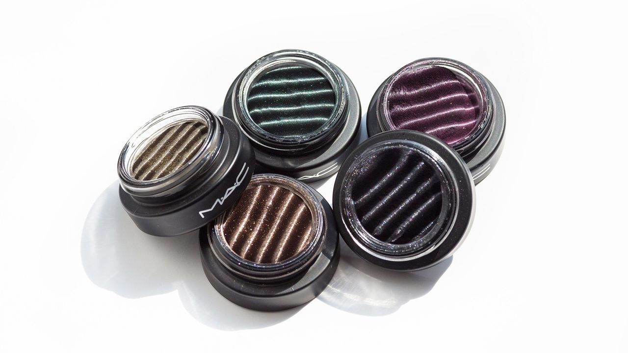 MAC Spellbinder eyeshadow