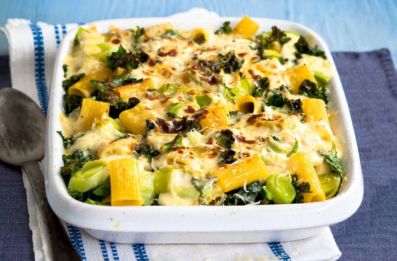 macaroni cheese with broccoli