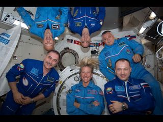 Expedition 36 Crew to Return to Earth