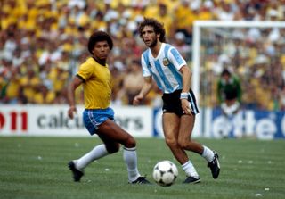 Alberto Tarantini in action for Argentina against Brazil at the 1982 World Cup.