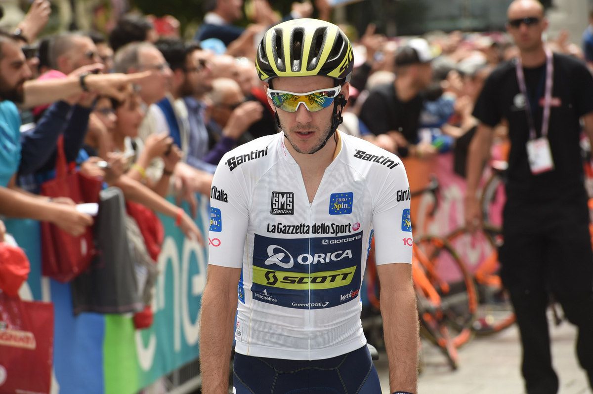 Adam Yates (Orica-Scott) in the best young rider jersey