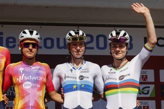 Lotte Kopecky sports new rainbow jersey, world champion's Specialized S-Works