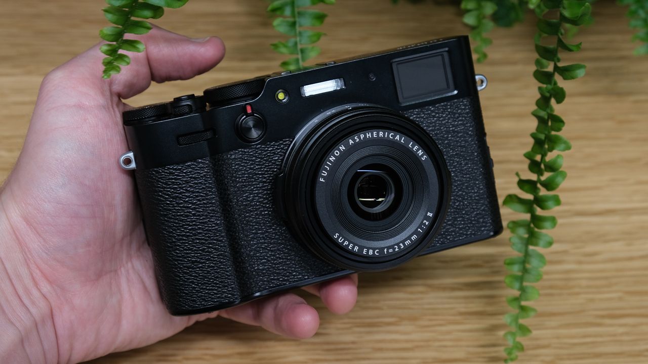 Fujifilm X100V