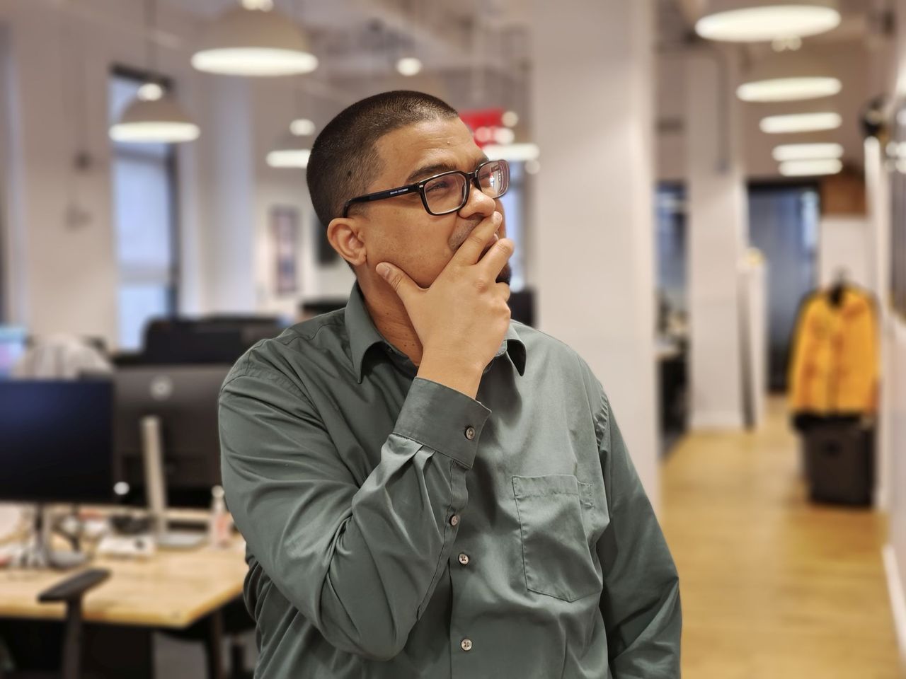 Motorola Razr Plus 2024 portrait sample.