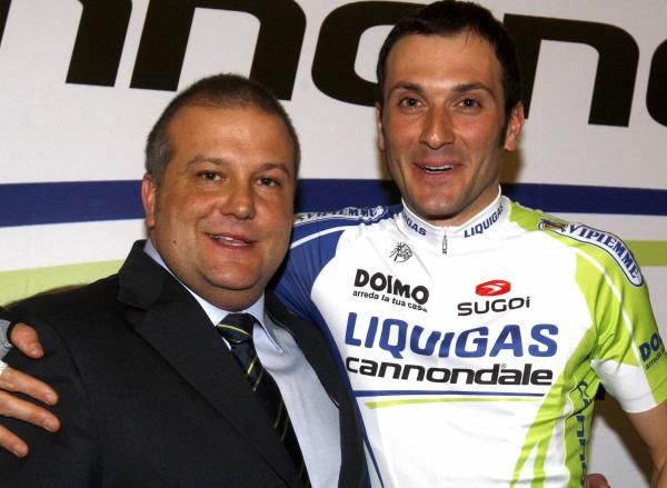 DS Paolo Slongo with Ivan Basso (Liquigas-Cannondale).
