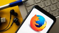 POLAND - 2020/10/20: In this photo illustration a Mozilla Firefox logo seen displayed on a smartphone. (Photo Illustration by Mateusz Slodkowski/SOPA Images/LightRocket via Getty Images)