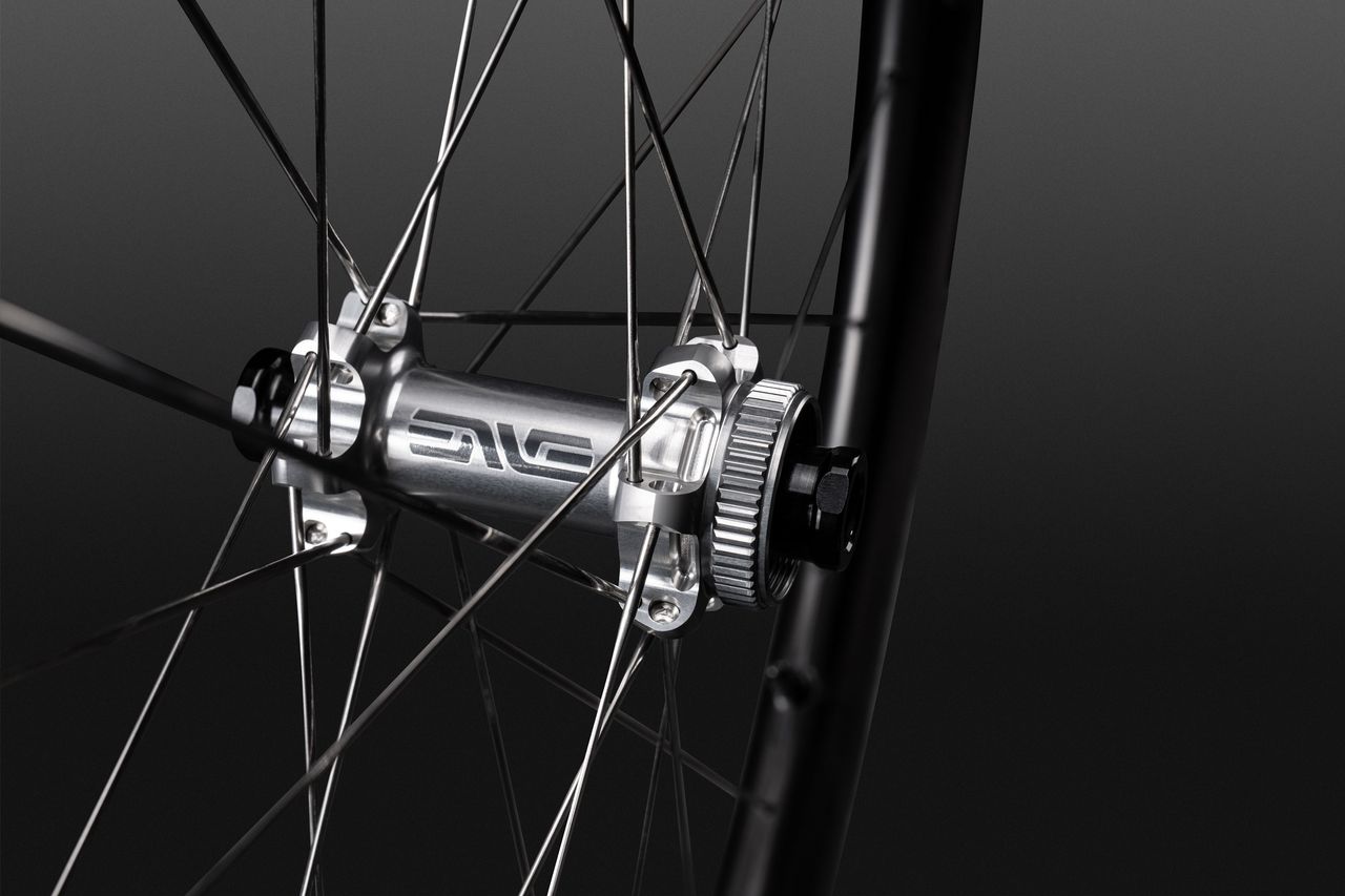 An ENVE SES 4.5 Pro wheel hub