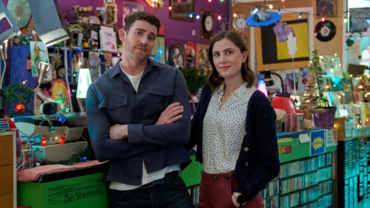 Vic Michaelis and Bryan Greenberg in Hallmark&#039;s Round and Round