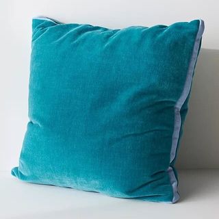 Suillivan Easy Care Pillow