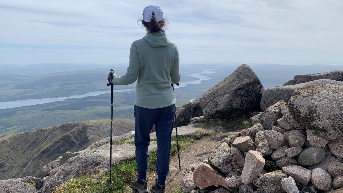 Cork vs EVA foam grip for trekking poles Advnture