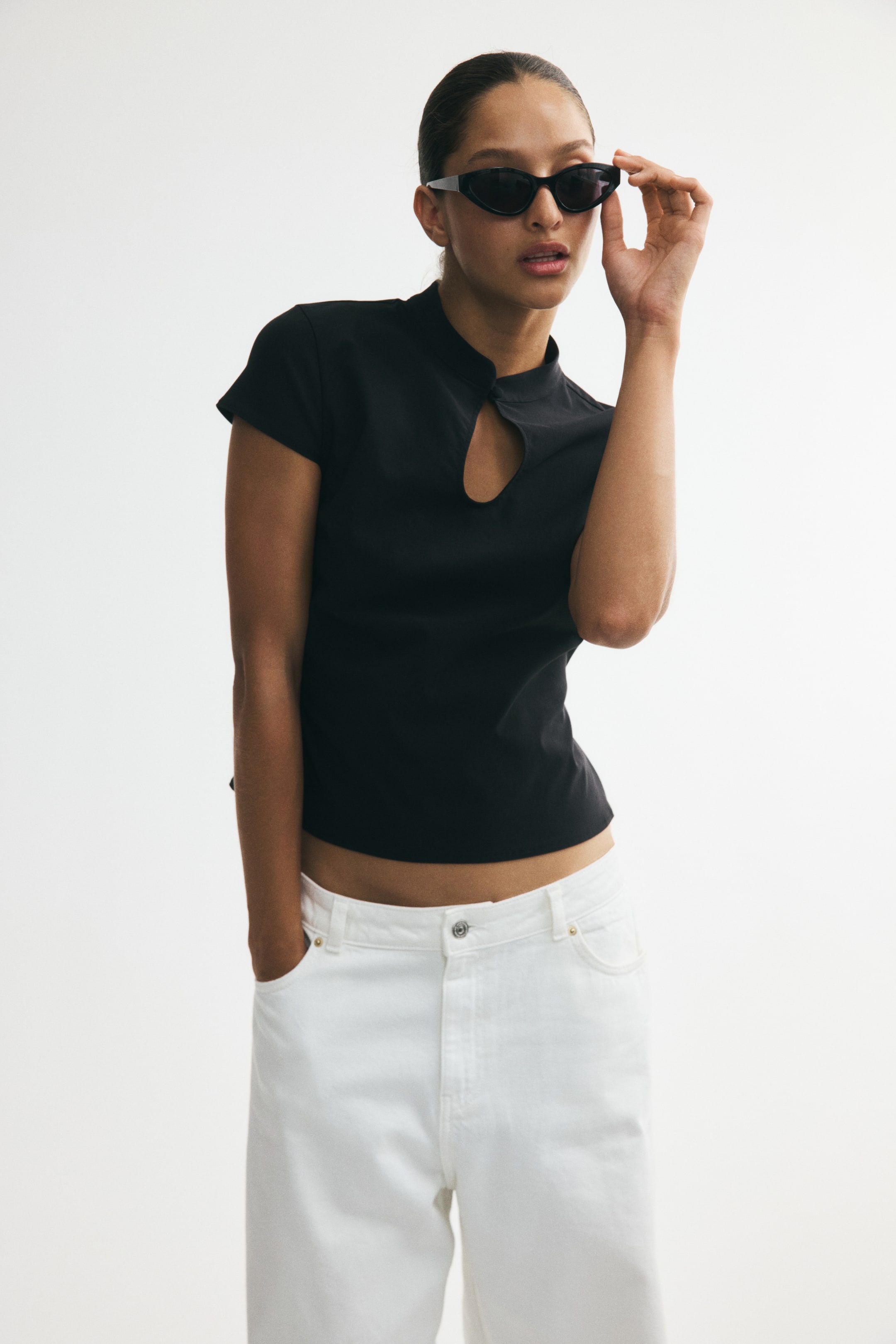 Viscose-Blend Keyhole Top