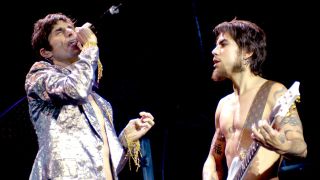 Perry Farrell and Dave Navarro onstage in 2003
