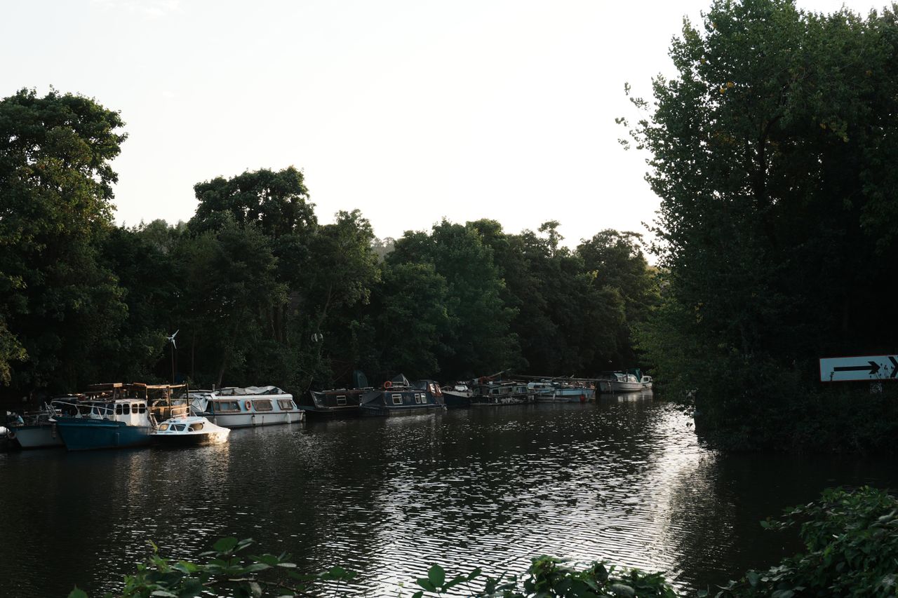 A photo of boats moored in the River Avon, Bath, taken on a Sony ZV-E10 II vlogging camera