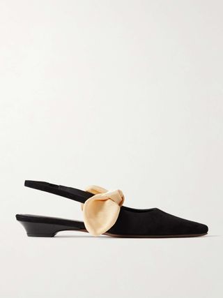 BKxzzY8UjvHHpLwmqx4Li8-320-80 قامت داكوتا جونسون بتبديل الصنادل لاتجاه شقق Slingback