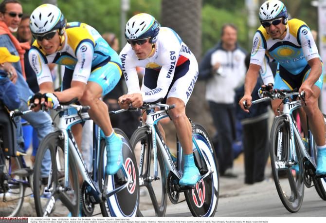 Team Astana make through way around the 2008 Giro TTT course
