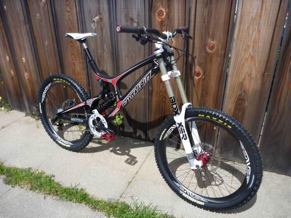 Greg Minnaar's Santa Cruz V10 bike