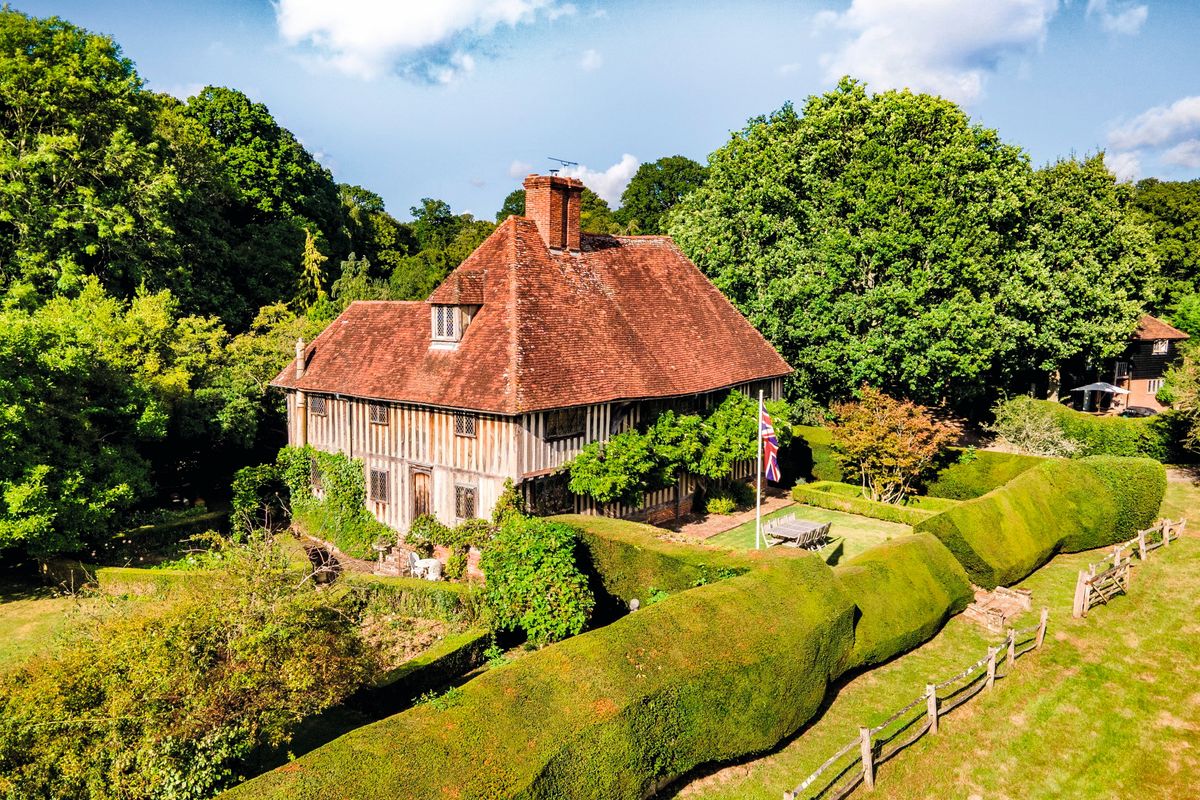 A mini estate in Kent that's so lovely it once featured in Simon Schama ...