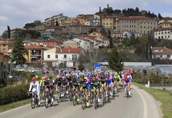 The peloton content to let Savini have his moment