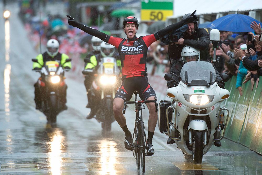 K&uuml;ng solos to victory in Fribourg