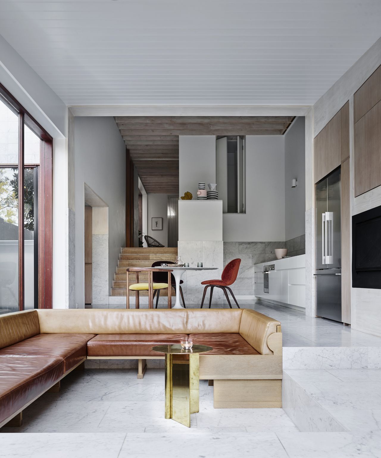 Modern Bondi Beach Home with Natural Materials and Neutral Color Palette
