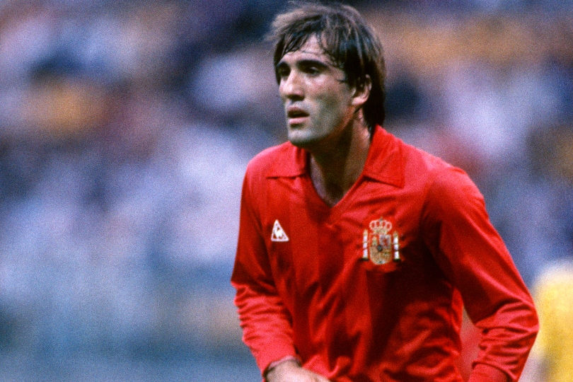 Andoni Goikoetxea in action for Spain against Romania at Euro 1984.