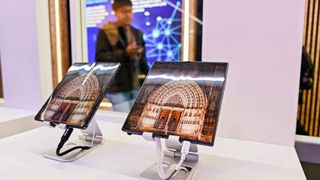 Samsung demoing a crease less panel next to Galaxy Z Fold 6 at MWC 2025