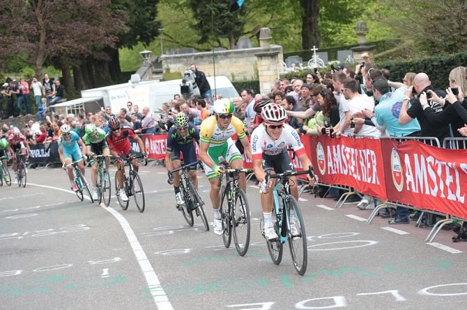 Michal Kwiatkowski goes after Sanchez