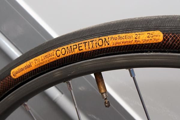 The T-Mobile team are running on 25mm Continental Competition tubulars both front and rear for Roubaix.