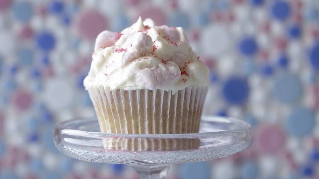 marshmallow cupcakes by the hummingbird bakery