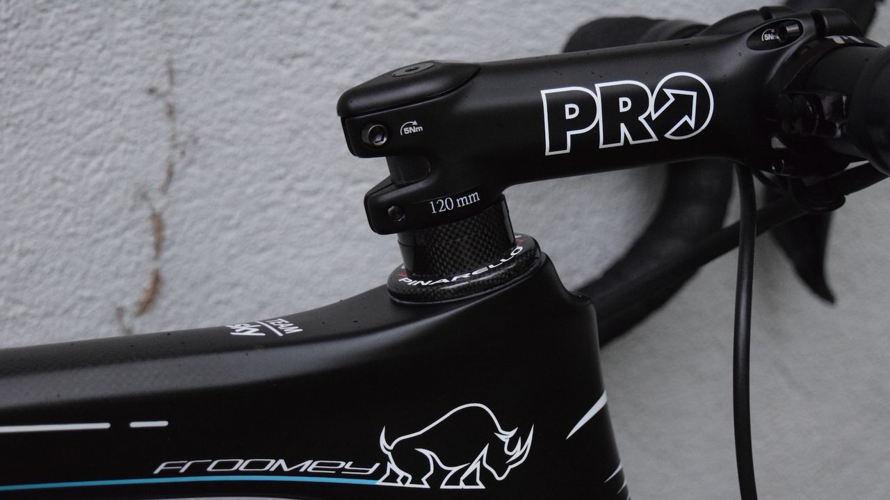 Froome's bike is setup with 15mm of spacers under his stem