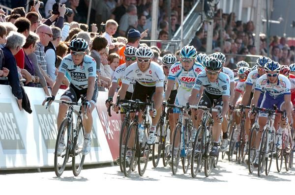 Baden Cooke leads Thor Hushovd