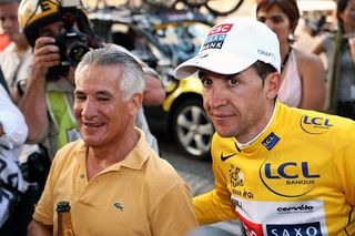 Carlos Sastre with his father after winning the 2008 Tour de France